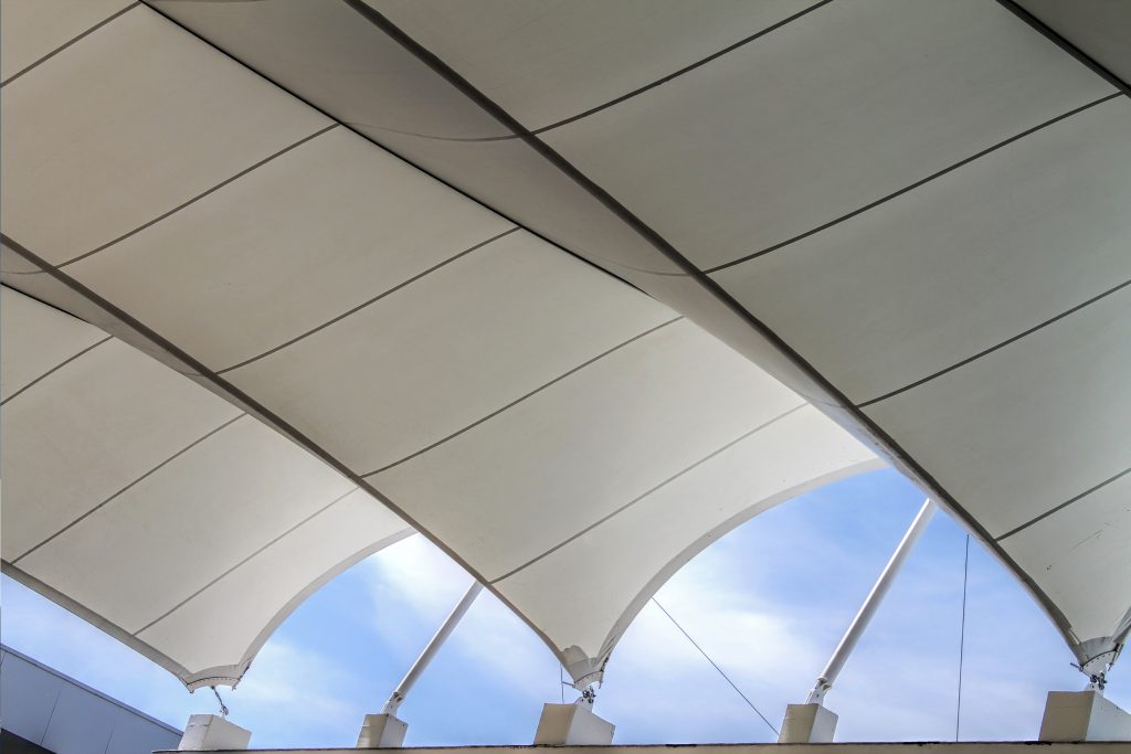 Guía para elegir el techo de PVC para exteriores ideal para tu proyecto de construcción
